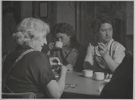 Genève, avenue de la Jonction : cafétéria de l'usine Gardy
