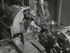 Genève, avenue de la Jonction : décolletage à l'usine Gardy