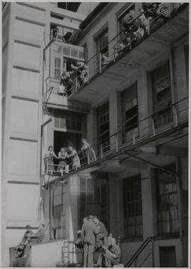 Genève, avenue de la Jonction : ouvriers de l'usine Gardy