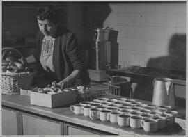 Genève, avenue de la Jonction : cafétéria de l'usine Gardy
