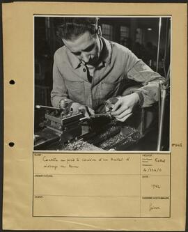 Genève, avenue de la Jonction : fabrication de pièce à l'usine Gardy