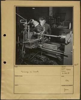 Genève, avenue de la Jonction : fabrication de pièce à l'usine Gardy
