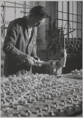 Genève, avenue de la Jonction : atelier de montage de l'usine Gardy
