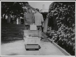 Genève, avenue de la Jonction : transport de matériaux à l'usine Gardy