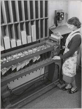 Genève, avenue de la Jonction : machine Hollerith à l'usine Gardy