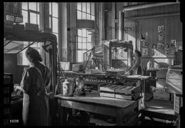 Genève, avenue de la Jonction : atelier de galvanoplastie de l'usine Gardy