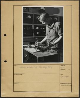 Genève, avenue de la Jonction : laboratoire électrique de l'usine Gardy